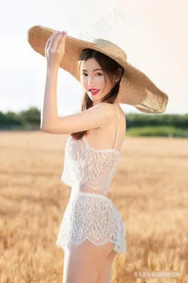戴着草帽的清纯美女沈梦瑶图片 戴着草帽的清纯美女沈梦瑶图片
