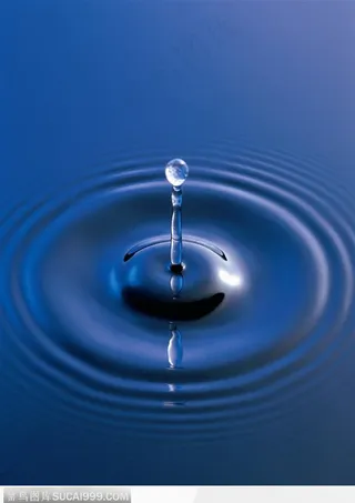 泛起涟漪的水面