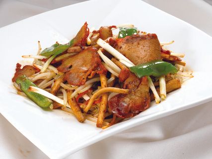 五彩烧肉炒茶树菇  五彩烧肉炒茶树菇