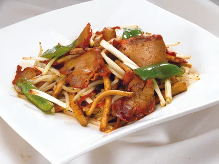 五彩烧肉炒茶树菇  五彩烧肉炒茶树菇