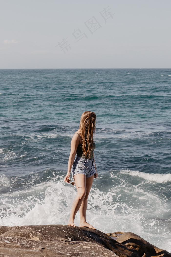 海边美女人体写真摄影
