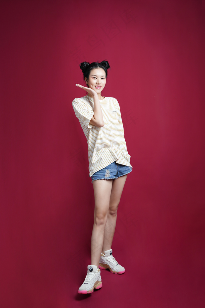 清新唯美可爱的女孩摄影图片