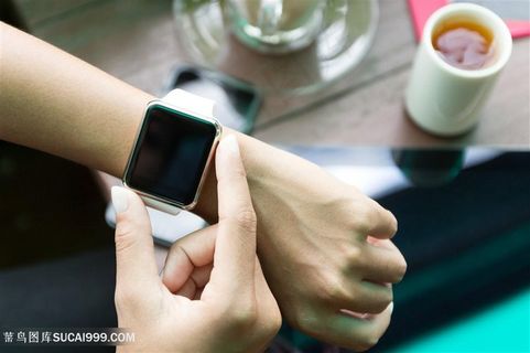 带运动手表的人物高清