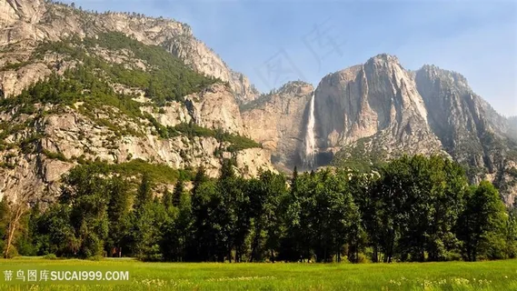 山脉草地风景画 山脉草地风景画