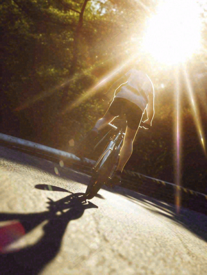 户外阳光运动热血跑步奔跑骑车，健康健身，清新自然摄影图