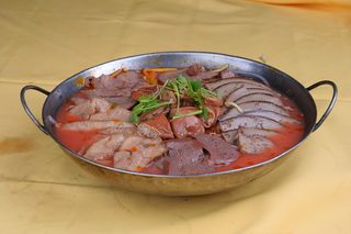 锅仔猪下水 26元