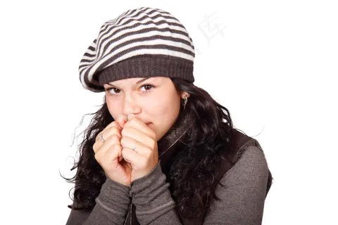 捂脸害羞美女图片 捂脸害羞美女图片