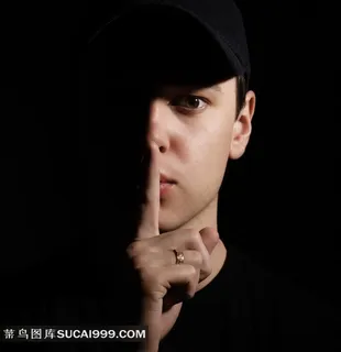 神秘半脸男生图片素材 神秘半脸男生图片素材