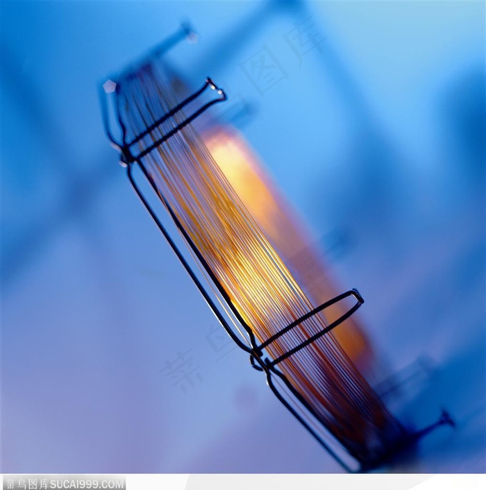 实验室设备-一缕发亮的金属丝