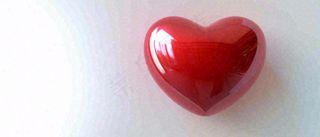 简约爱心3D立体，公益活动情人节感恩节