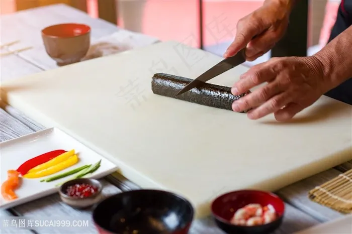 正在制作寿司