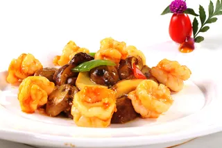 牛肝菌炒虾仁  88元一例（和芥兰炒耶饼放一页，上部）