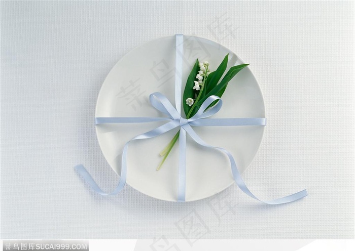 礼物饰品-盘中漂亮的花