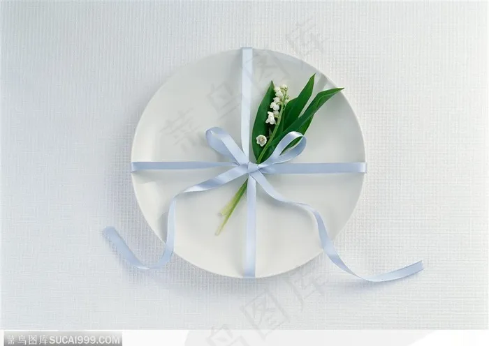 礼物饰品-盘中漂亮的花