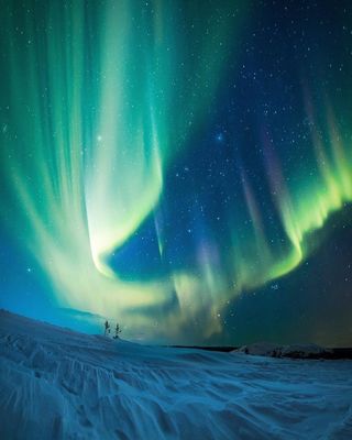 绿色极光壁纸图片