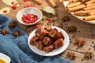 鸭脖子卤鸭脖美食小吃