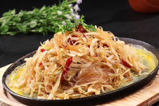 铁板粉丝炒包菜