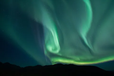 绿色极光壁纸图片