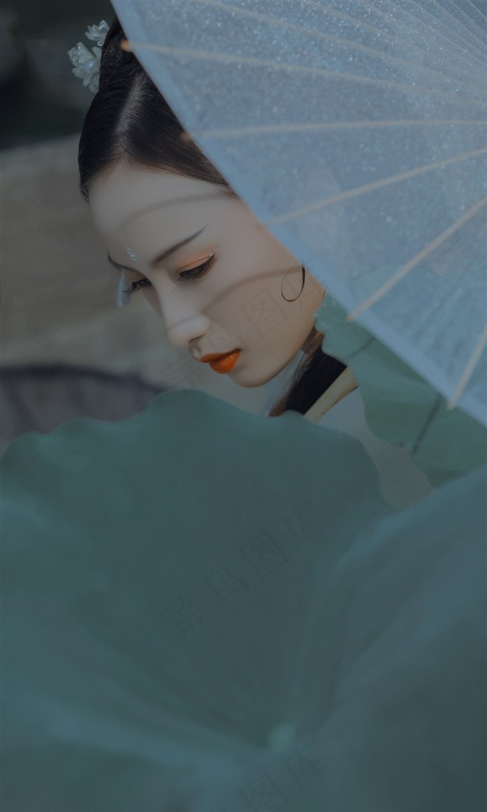 肤如凝脂古装美女图片