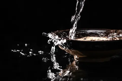 高浓度辛辣的白酒高清素材图