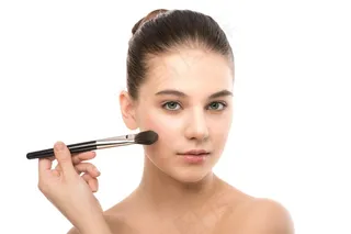 化妆的美女人物素材图片