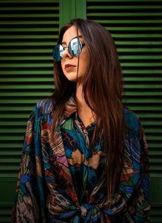 墨镜时尚美女模特图片