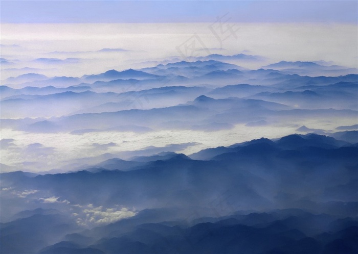唯美的山顶云海云雾效果摄影
