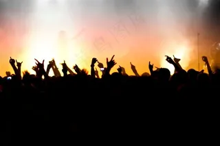 夜店狂欢人群剪影