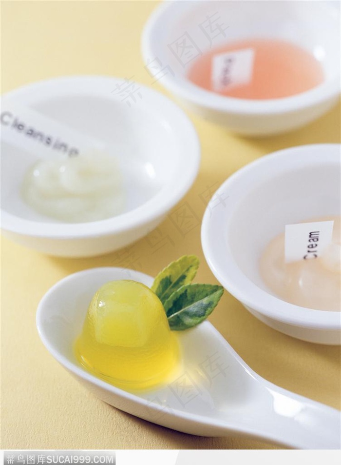 生活用品-白色的餐具