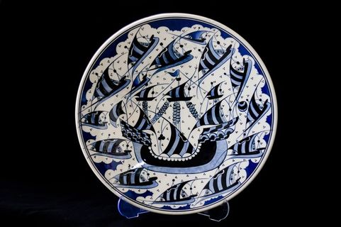 精致瓷器盘子