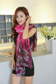 漂亮丝巾女模特写真图片