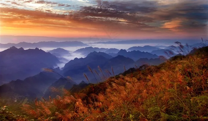 红霞群山风景素材