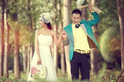 甜美户外婚纱写真 甜美户外婚纱写真