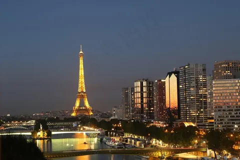 法国城市建筑夜景图片 法国城市建筑夜景图片