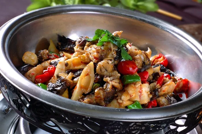 干锅美食焖锅湘菜麻辣香辣纸锅热干锅牛蛙