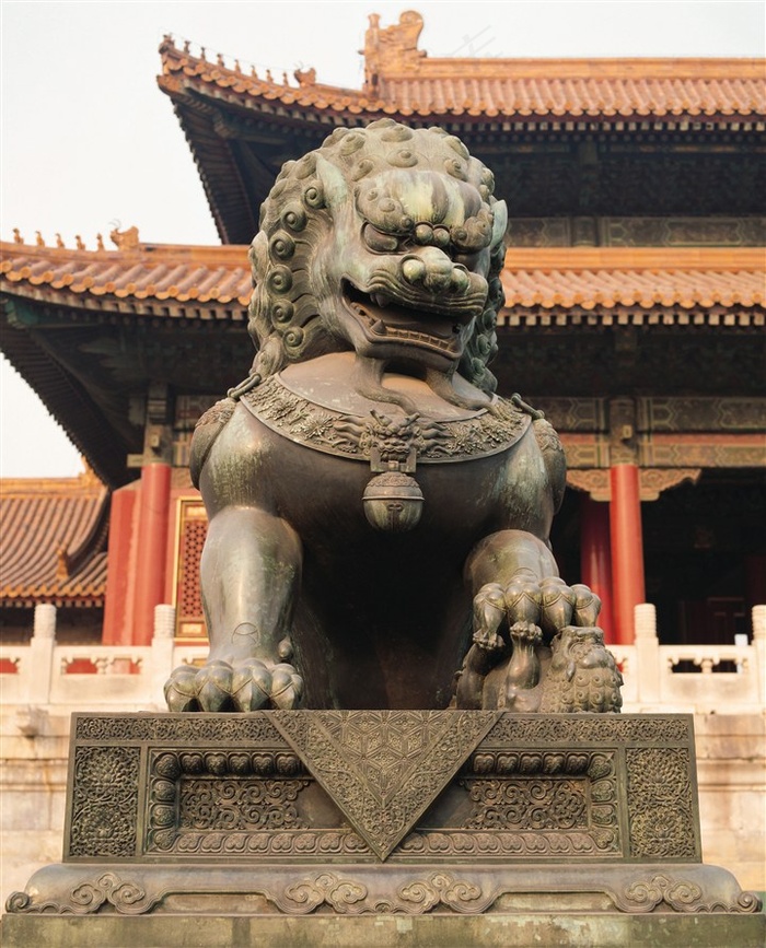 传统中国镇宅的铜狮
