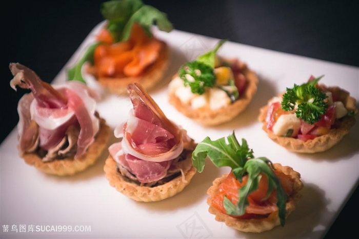 培根烟熏火腿三文鱼蔬果塔