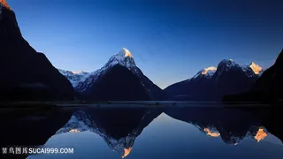 唯美湖畔山脉风景画壁纸