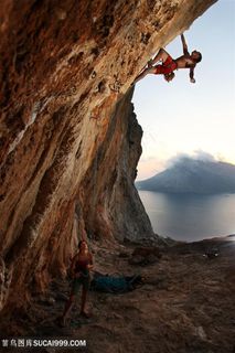 户外登山的人物高清图片