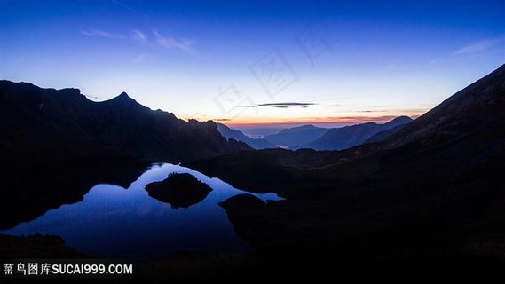 黄昏山脉风景画壁纸