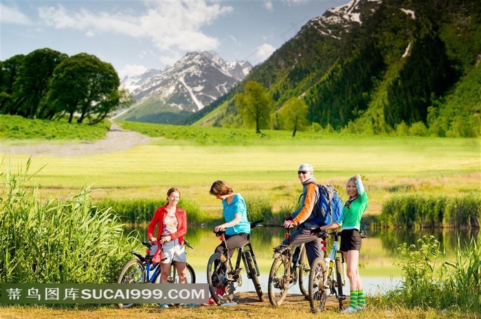 家庭户外郊游图片素材