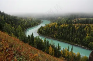 新疆喀纳斯湖风景图片