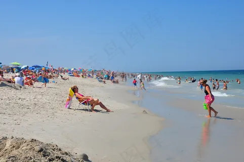 夏日海岸沙滩图片