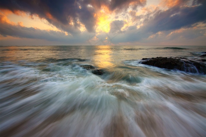 丝绸一样的海水风景图片