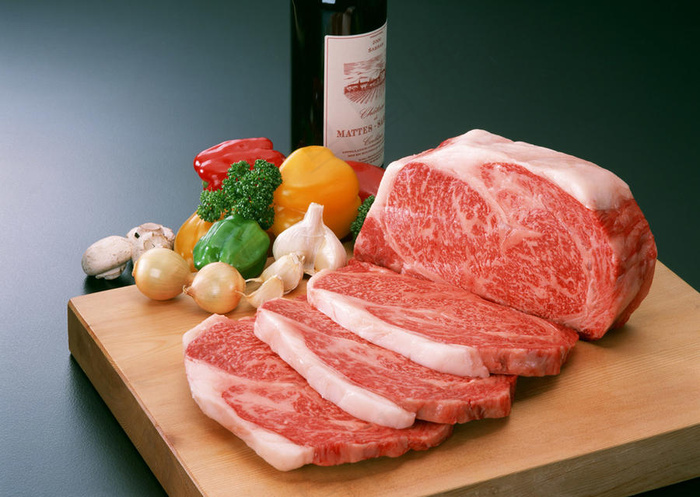 鲜肉食材-切开的猪肉片