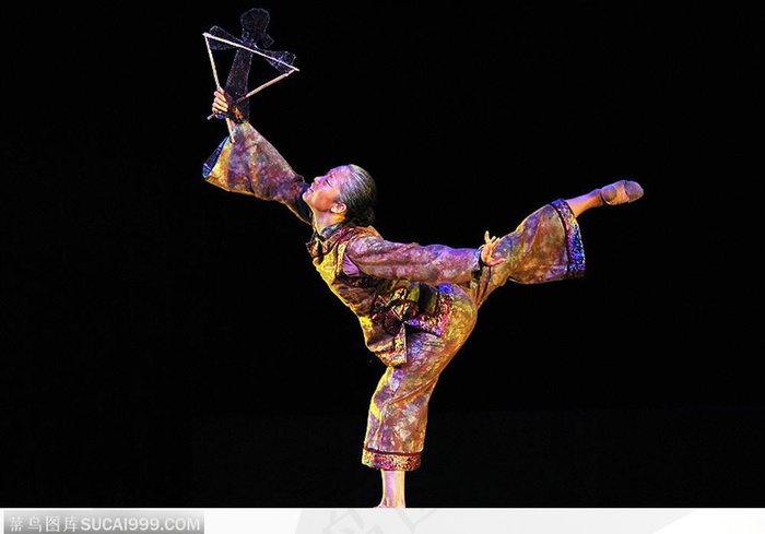 舞台上跳舞的人-5