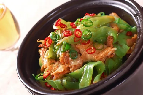 砂锅石锅美食煲类特色菜煲仔脆笋肉片