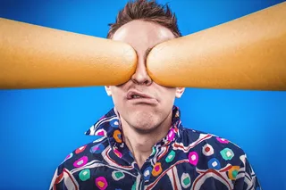 男子另类创意摄影