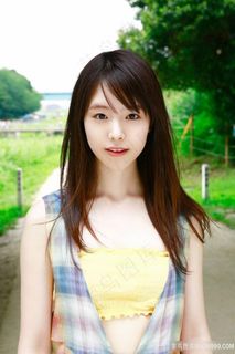 乡间小路上的日本美女唐田えりか图片 乡间小路上的日本美女唐田えりか图片