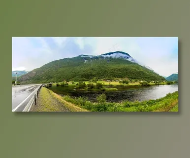 山脚下的河流和村落高清摄影图 山脚下的河流和村落高清摄影图